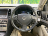 【純正革巻きステアリング】上質な革を使用することで、手にしっかり馴染みとても運転しやすいハンドルです♪
