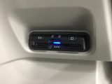いまや快適なカーライフに欠かせないETCが付いています。