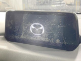 【マツダコネクトナビ】車内の雰囲気にマッチした一体型タイプのナビ。各種車輌設定やBluetooth再生等、様々な機能が楽しめます。直感的なダイヤル操作が可能で、使い勝手も良好です。