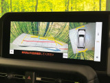 【パノラミックビューモニター】専用のカメラにより、上から見下ろしたような視点で360度クルマの周囲を確認することができます☆死角部分も確認しやすく、狭い場所での切り返しや駐車もスムーズに行えます。