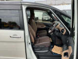 フロントシートはシートヒーター装備