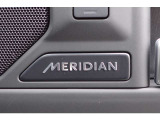 英国を代表するプレミアムオーディオブランド「メリディアン」のサウンドシステムを搭載。乗員すべての耳元に届く、コンサートホールのように立体的な音響空間を造り出します。