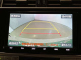 安心のバックモニター!ガイドがあって夜間でもよく見えます!