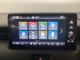 HondaCONNECT対応の便利なナビディスプレー。お持ちのスマートフォンと連携して、ナビやBluetoothでの音楽再生が可能です。デザインはもちろん、操作性も良好です。