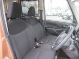 乗り降りしやすい運転席&フロアマット付き♪◎掲載後すぐに販売が決まってしまう場合もございますのでご来店前にお電話でご予約を頂ければ幸いです。