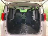 普段のお買い物や通勤、送迎等に十分な荷室スペースを確保しております。セカンドシートを倒すと、大きな荷物の積載も可能です♪