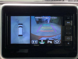 バックをするとき自動でリアの様子が映る『リアカメラ』付き! 画面で確認しながらバックが出来るので駐車の時も安心です。