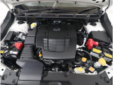 ■スバルと言えば水平対向エンジン。車体の低い位置に搭載されているので、万一の衝突時には、エンジンルームの下へ潜り込み、室内の乗員の被害軽減に貢献致します。