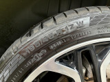 タイヤのサイズは、195/45R17です!