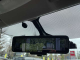 スマートルームミラーになっています 7人乗車時でも後方確認ができます