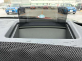 ヘッドアップディスプレイは視認性が非常に良く、運転時の視線を逸らさず様々な情報の確認が行えます。
