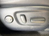 【パワーシート】スイッチ一つで簡単にシートの微調整が可能!電動だから力もいりません!自分に最適なシートポジションにセットして、快適なドライブをお楽しみください。