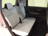 【後席】後席のお足元もとっても広いですよ!♪後席シートも乗り心地OK!ゆったり乗れます♪