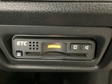 ハンドルの右下にETCがついています。高速道路の料金所の通過も楽々です!。 カードの取り出しもしやすい場所についています。