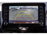 【バックモニター】 後退時に車両の後ろ側を表示します。車庫入れなどでバックする際に安心です。