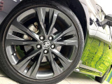 【純正17インチアルミホイール】外観にマッチした純正アルミホイールを装着しております。各種社外アルミホイールや、スタッドレスタイヤも取扱いしております。是非ご相談ください♪