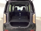 後席シートを倒すと広大なラゲッジスペースになります。是非、一度ご確認ください。
