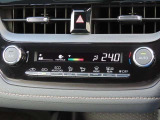 オートエアコンなのでスイッチひとつで車内を設定温度に調節してくれます☆