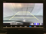 バックでの車庫入れも安心です! リアカメラが付いているバックモニター付のナビを装備しております。操作線もついており距離感も画面から確認できます。