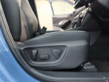 パワーシート搭載。微妙な調整が手軽にでき、ピッタリなポジションで運転することが可能です。