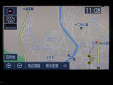 純正ナビを装備。タッチパネル式で使いやすく、お出かけもラクラクです。