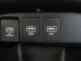 便利なUSBジャック&12V電源ソケットも付いています☆周辺機器の充電にご利用頂けます☆