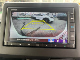 バックをするとき自動でリアの様子が映る『リアカメラ』付き! ナビ画面で確認しながらバックができますから安心ですね。でも、目視も大切ですよ!安全第一でお願いします!