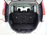 開口部の広いラゲージスペースは、ゴルフバックなどの荷物もラクラク積み込めます。