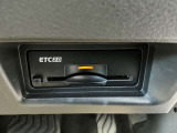 ETCは、高速道路料金所の渋滞を避け、時間と手間を省くことができます。また、料金の支払いや精算の手間が省け、便利で快適なドライブをサポートします