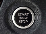 【プッシュスタート】キーが車内にあれば、エンジンの始動・停止はブレーキを踏んでスイッチを押すだけ!キーを取り出す手間を省き、ワンプッシュで操作するので簡単でスムーズ!