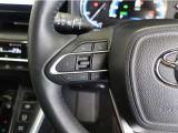 ステアリングスイッチ付き。前方から目を離すことなく操作することが可能です。