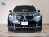 ☆BMWの代名詞とも言える【キドニーグリル】一目見ただけでBMW車であると認識できる確固たるアイコンとして存在感を放ちます☆