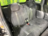 後部座席も気になるようなキズ・汚れやへたり等、大きなダメージはなく、良好な状態です。