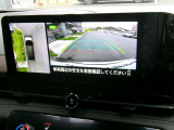 アラウンドビューモニター付きです 上から見たイメージで駐車出来ますので車庫入れの苦手な方も楽に駐車出来ます♪