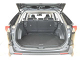 広々としたラゲージスペースを備えています。大きなものや長さのある荷物もしっかりと積み込めます。