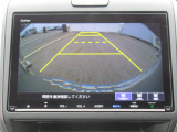 【装備】リアカメラ付きで、後方確認も安心です。