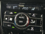 オートエアコンで快適な室内です。
