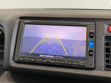 【バックカメラ】リバースにするだけで映ります、後方の安全確認や、狭い駐車場での車庫入れ、雨の日や夜間など視界の悪い時に便利です!安全にバックする為には欠かせない装備です。