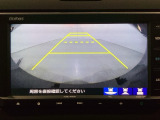 バックでの車庫入れも安心です! リアカメラが付いているバックモニター付のナビを装備しております。操作線もついており距離感も画面から確認できます。