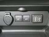 運転席、助手席ともにシートヒーターの機能がございます!!寒い時に大活躍の機能です♪