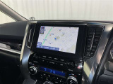ナビゲーション付です。 ナビがあると便利、ラクラク何処でもいけます。 ナビが有るのと無いのとでは大きな違いですね。