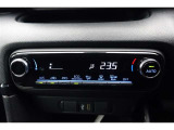 ★エアコンはオートタイプが装着済みです!オートモードにしておけば、車内温度を設定するだけで風の料や吹き出し口の切り替えを機械が行ってくれます!一年中快適な環境を作れますよ♪