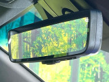 【デジタルインナーミラー】後席の大きな荷物や同乗者で後方が確認しづらい時でも安心!カメラが撮影した車両後方の映像をルームミラー内に表示。クリアな視界で状況の確認が可能です!