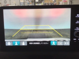 【バックカメラ】運転が苦手な方も車庫入れラクラクです!ギアをリバースに入れれば自動的に切り換わりますので、面倒な操作は不要です♪狭い駐車場もお車を傷つけず安心ですね!