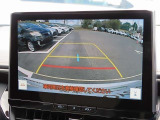 バックモニター付きでガイドラインがモニターに表示され、車庫入れや縦列駐車などの際に役立ちます!