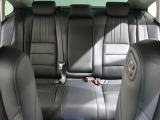 後部座席もゆったり座れます。