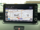 ナビは9インチホンダコネクトナビ(LXM-242ZFNi)が装着されております。AM、FM、AndroidAuto、AppleCarPlay、フルセグTV、Bluetoothがご使用いただけます。