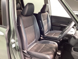 大きなフロントシートでゆったりとドライブ、長距離運転も疲れません♪ハイトアジャスターも付いているのでお好きな位置に調整できます。
