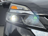【LEDヘッドライト】とっても明るいLEDヘッドライトが装着されているので、夜の運転も明るく安全です。