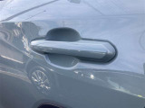 ドアハンドルについいたカバーはコーティング剥がれ、劣化の為、取り外しをしました 現状での販売となります